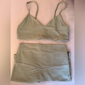 Very New Aritzia TNA SET in pastel green size S